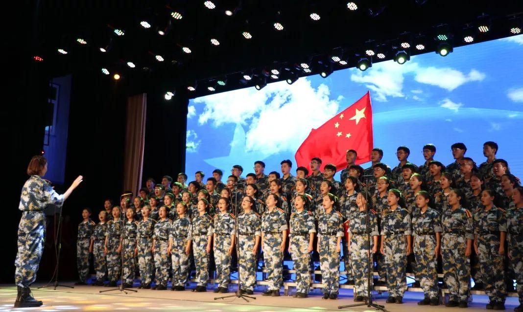 上升的五彩石
